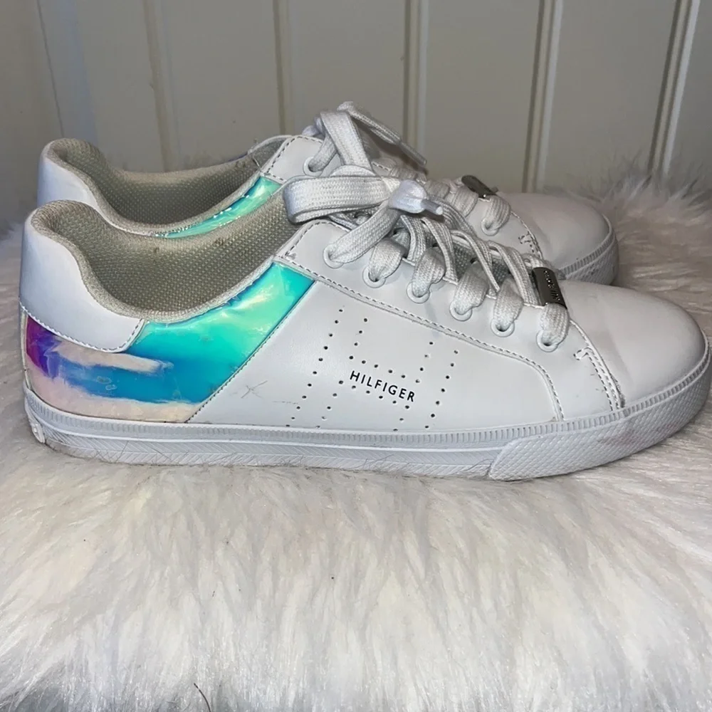 TOMMY Hilfiger white synthetic leather tie sneaker with iridescent panels size 9